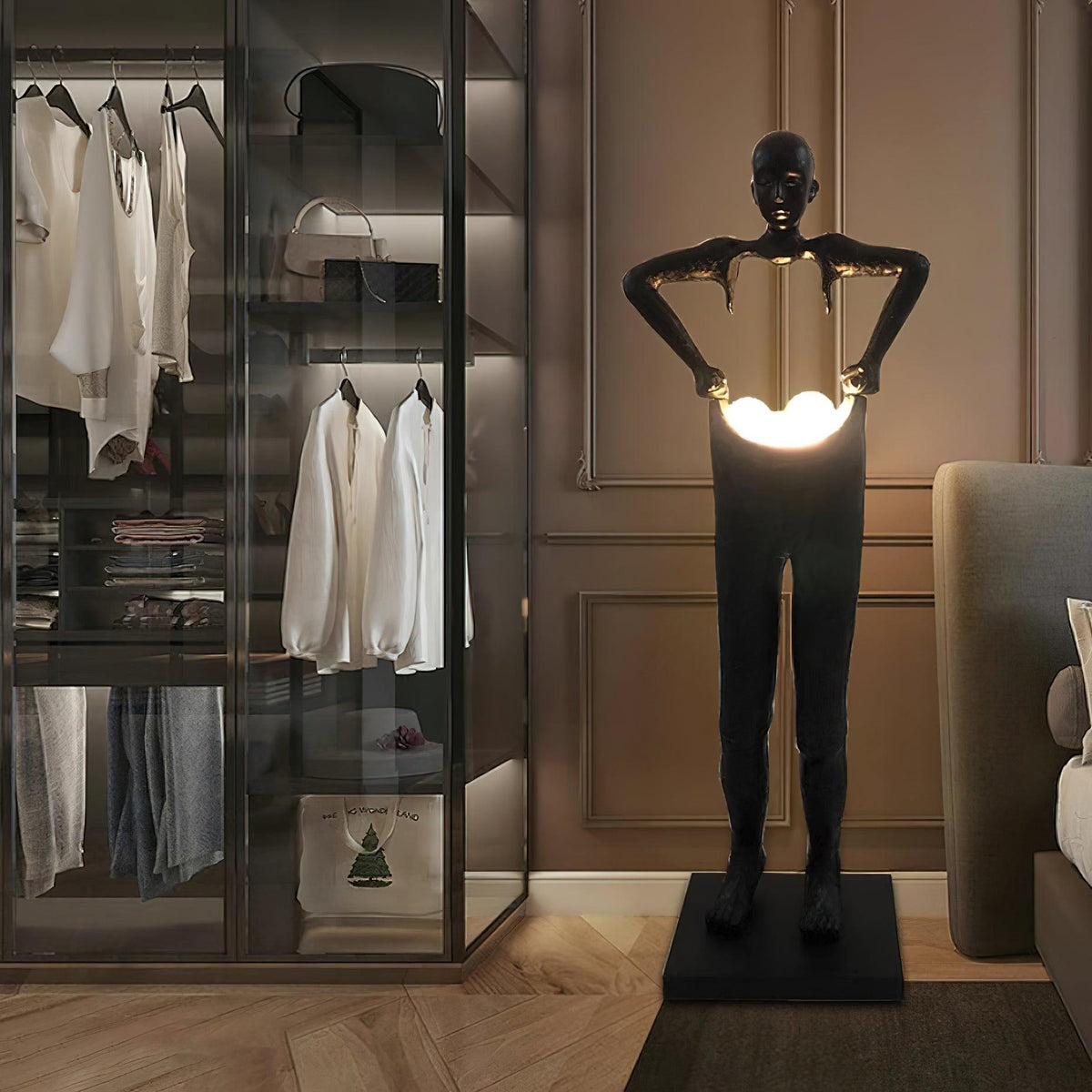 Vamiryra Sculptural Black Floor Lamp