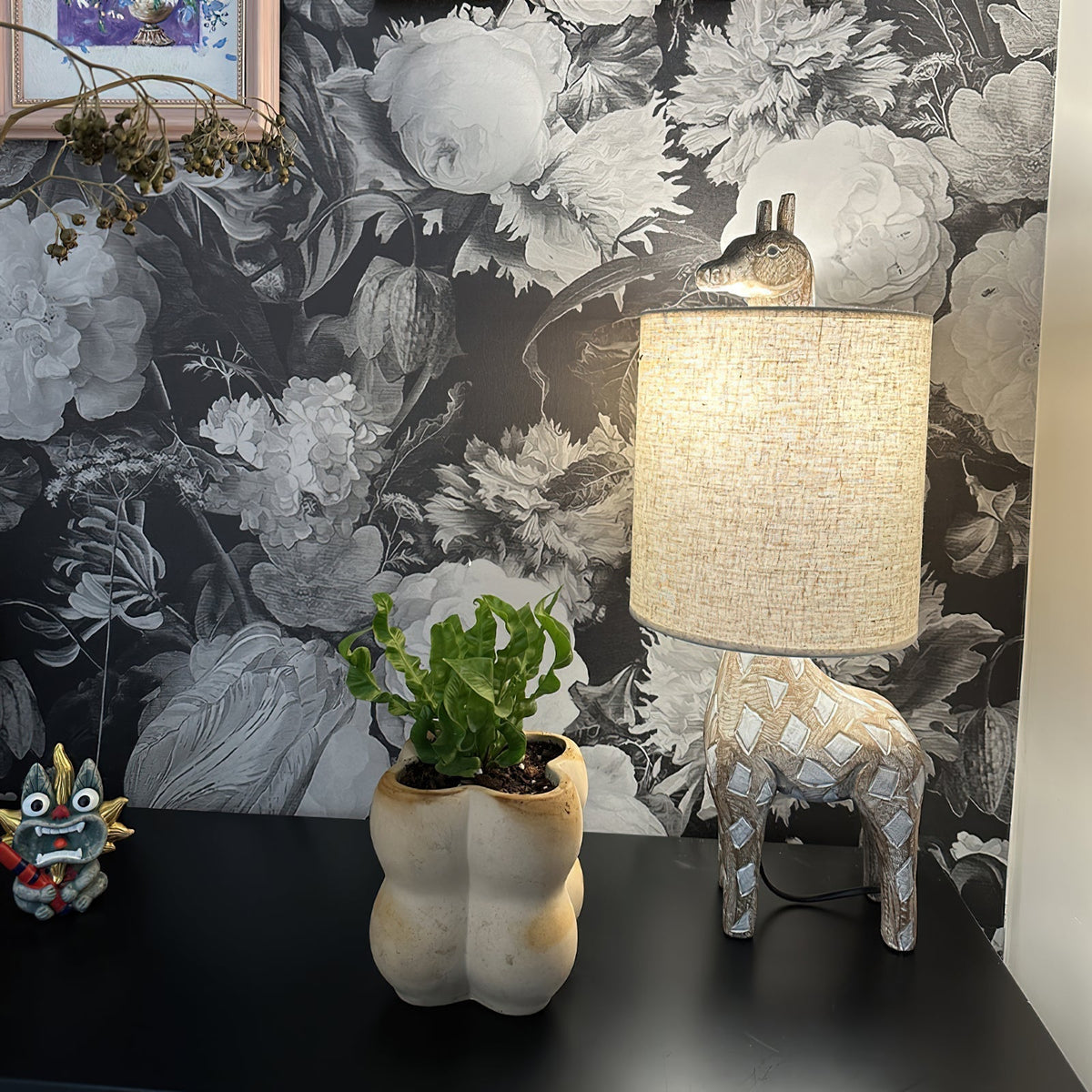 Viraeliella Table Lamp