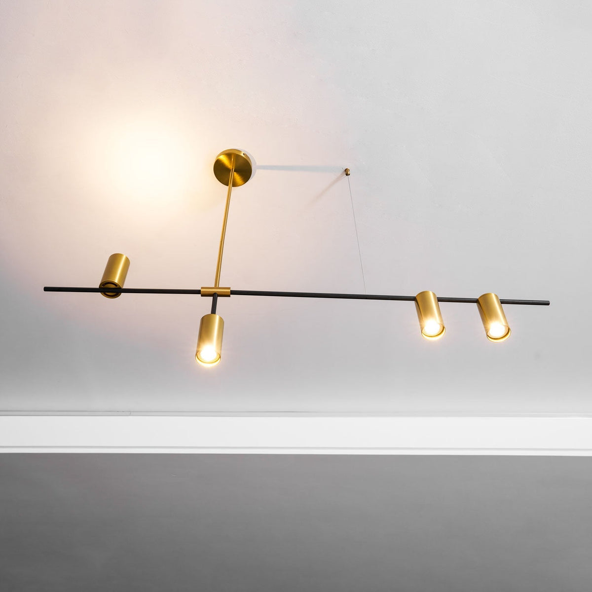 Quedox Linear Chandelier