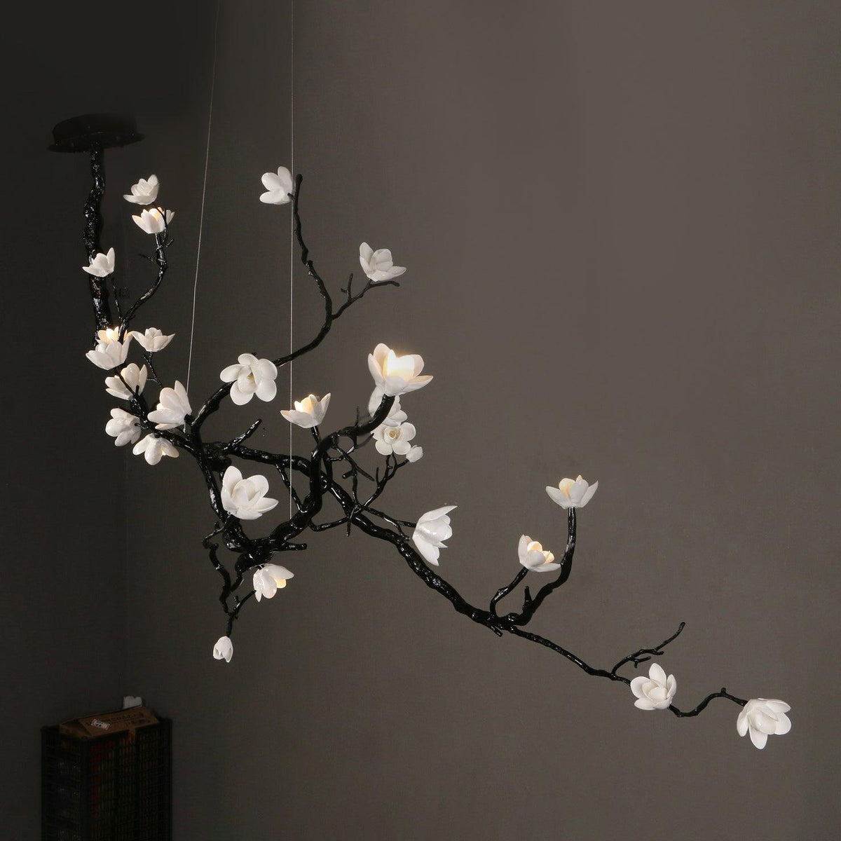 Fioeiel Chandelier Ceramic Flower Black Branch