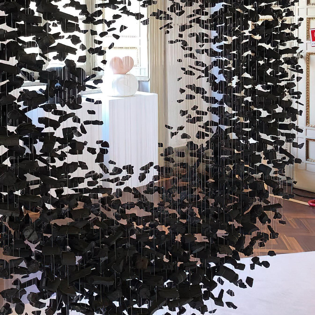 Jemei Black Stones Chandelier