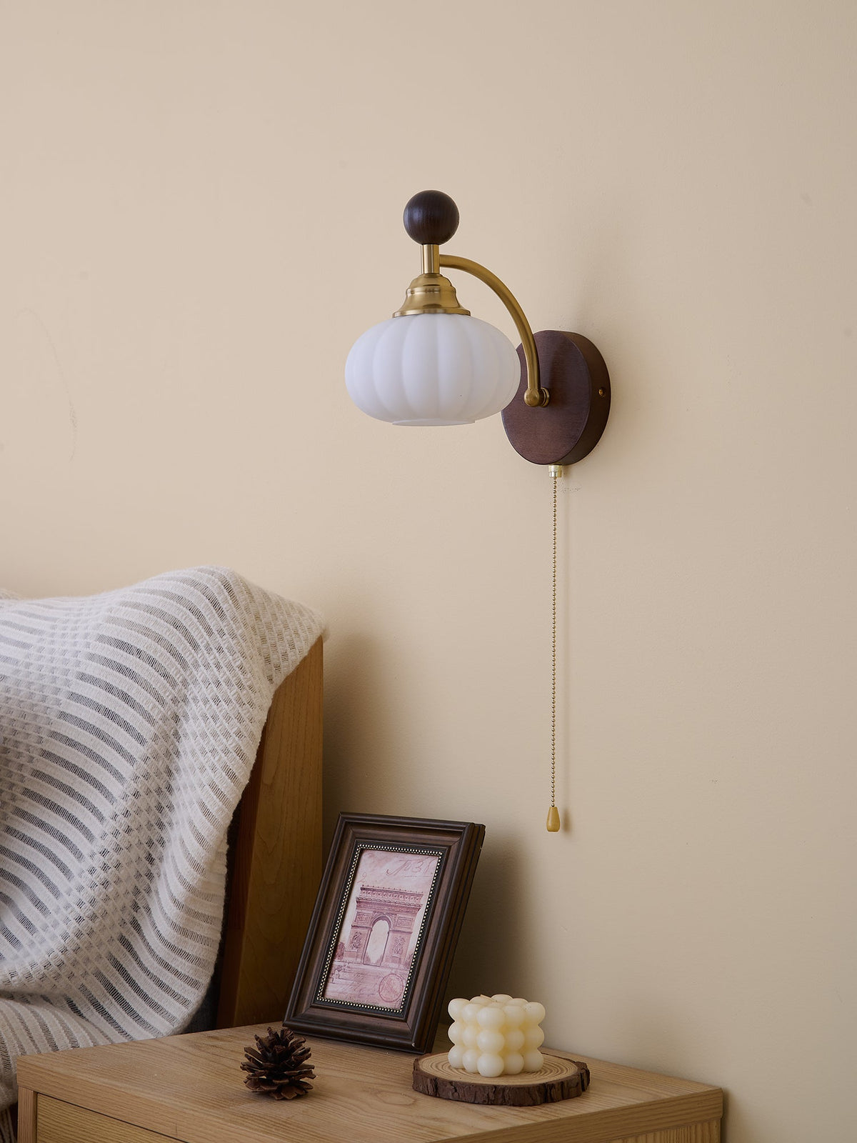 Eshae Premium Nordic Art Fabric Wood Wall Lamp