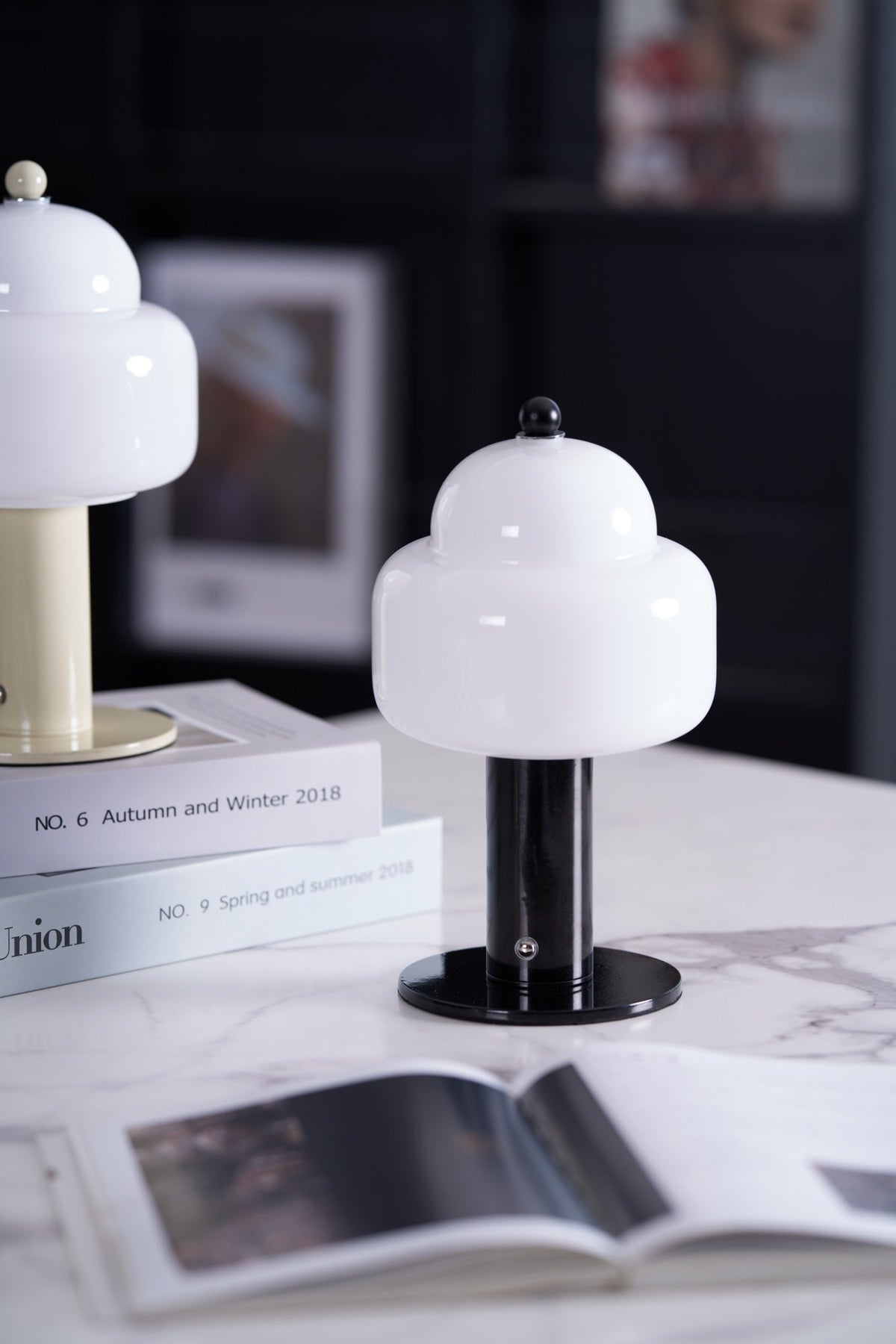 Avenaella Modern Table Lamp
