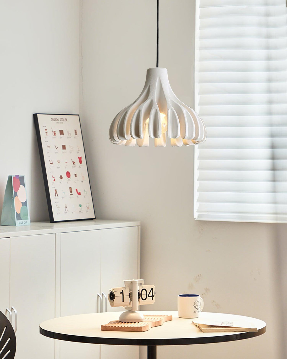 Valtu Coral Resin Pendant Lamp