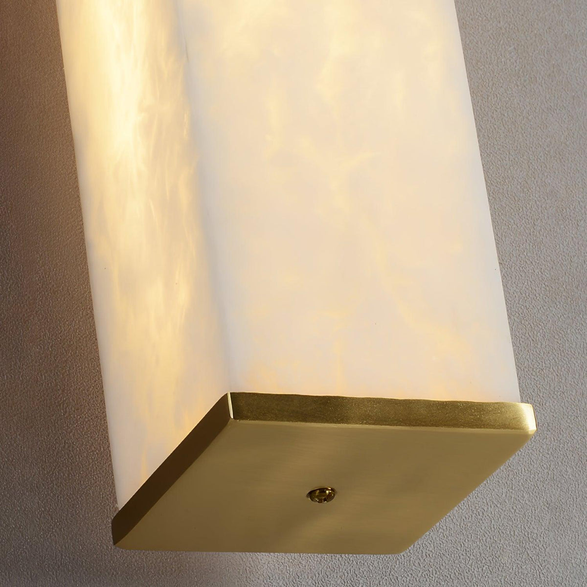 Vithaira Alabaster Linear Wall Lamp