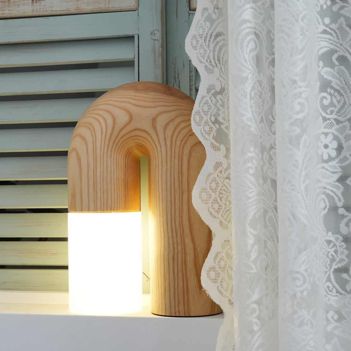 Arch Fashion Wood Table Lamp