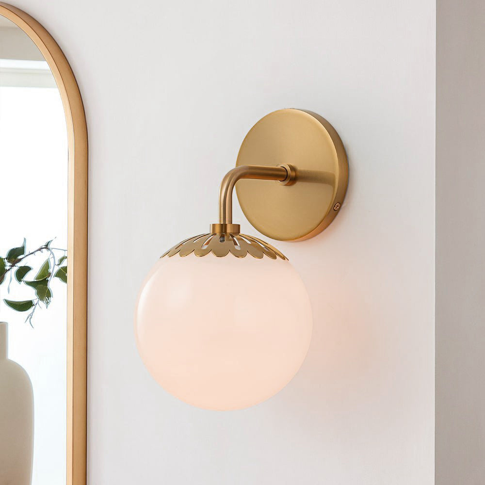 Aveniviella Wall Lamp