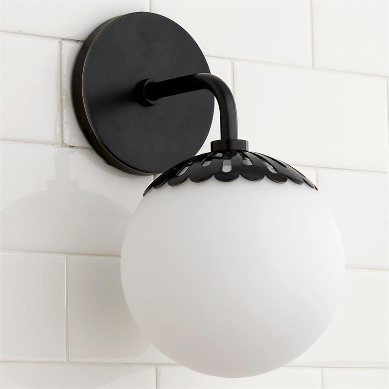 Aveniviella Wall Lamp
