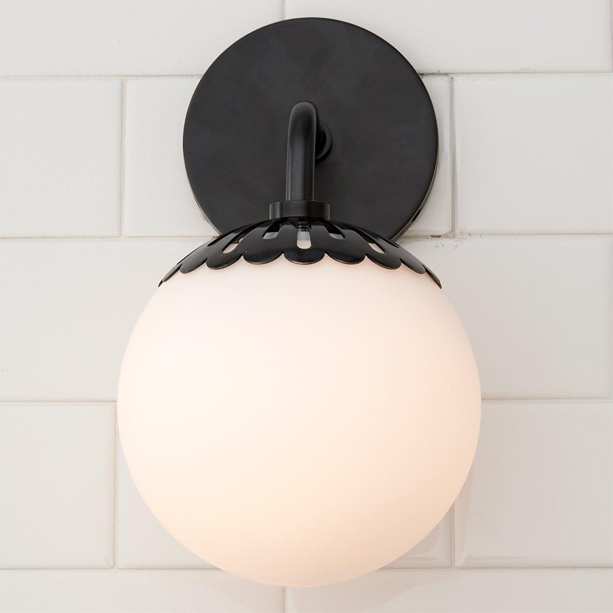 Aveniviella Wall Lamp