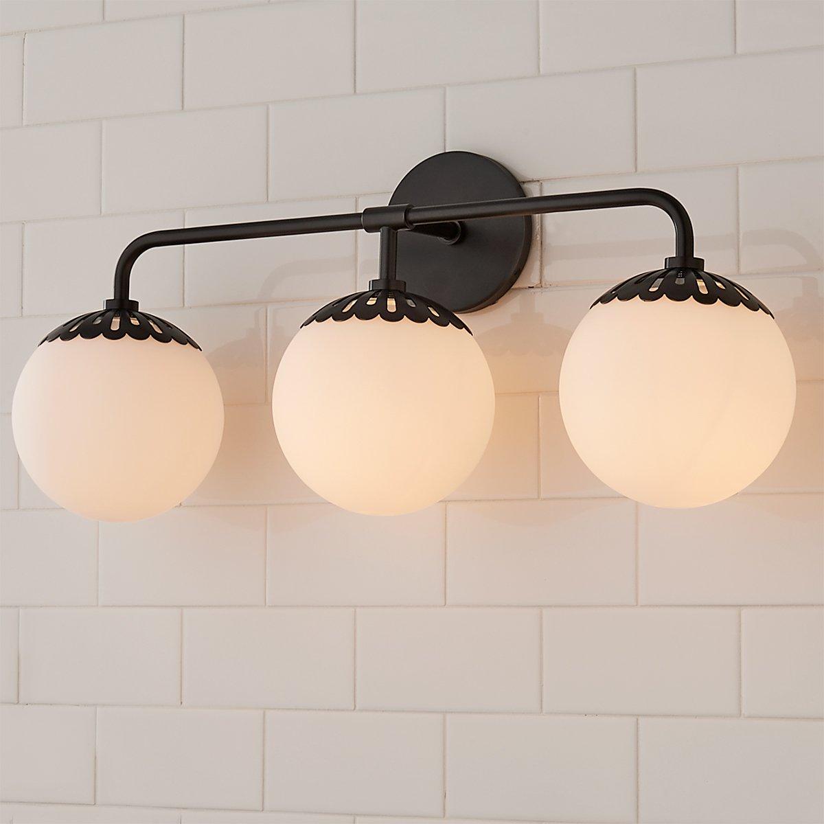 Aveniviella Wall Lamp