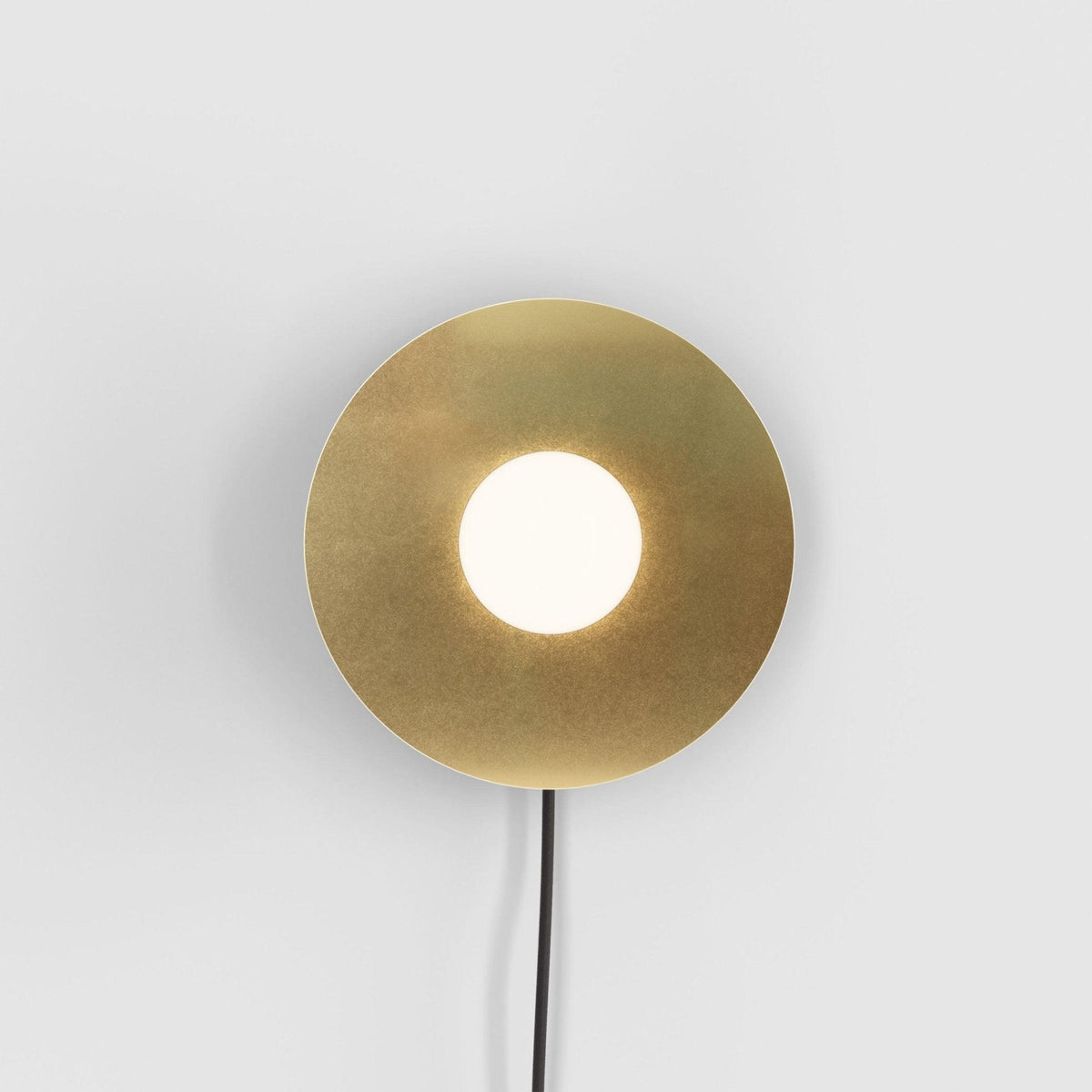 Soluise Wall Lamp Brass Bulb