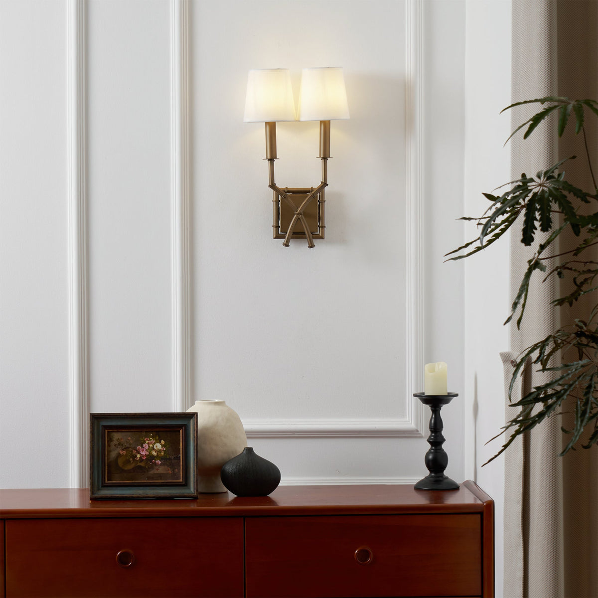 Yelp Wall Lamp