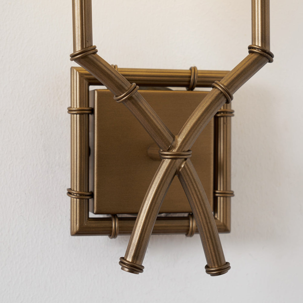 Yelp Wall Lamp