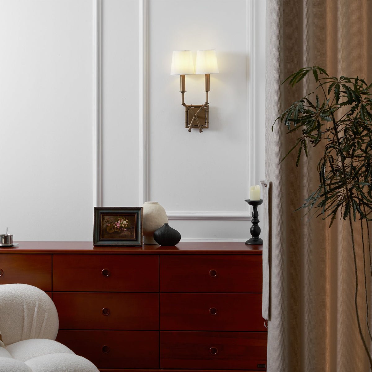 Yelp Wall Lamp