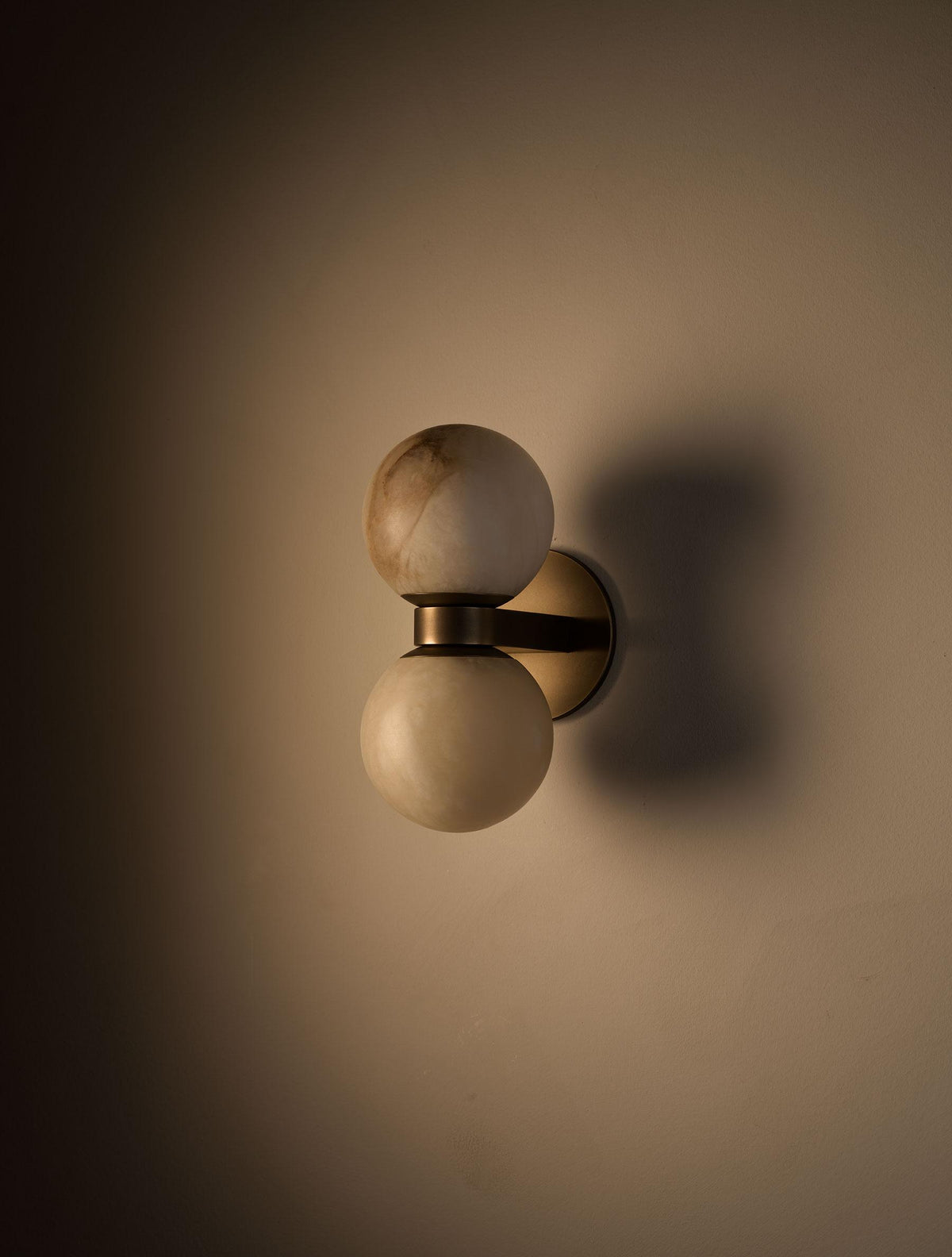 Lush Globe Alabaster Wall Lamp