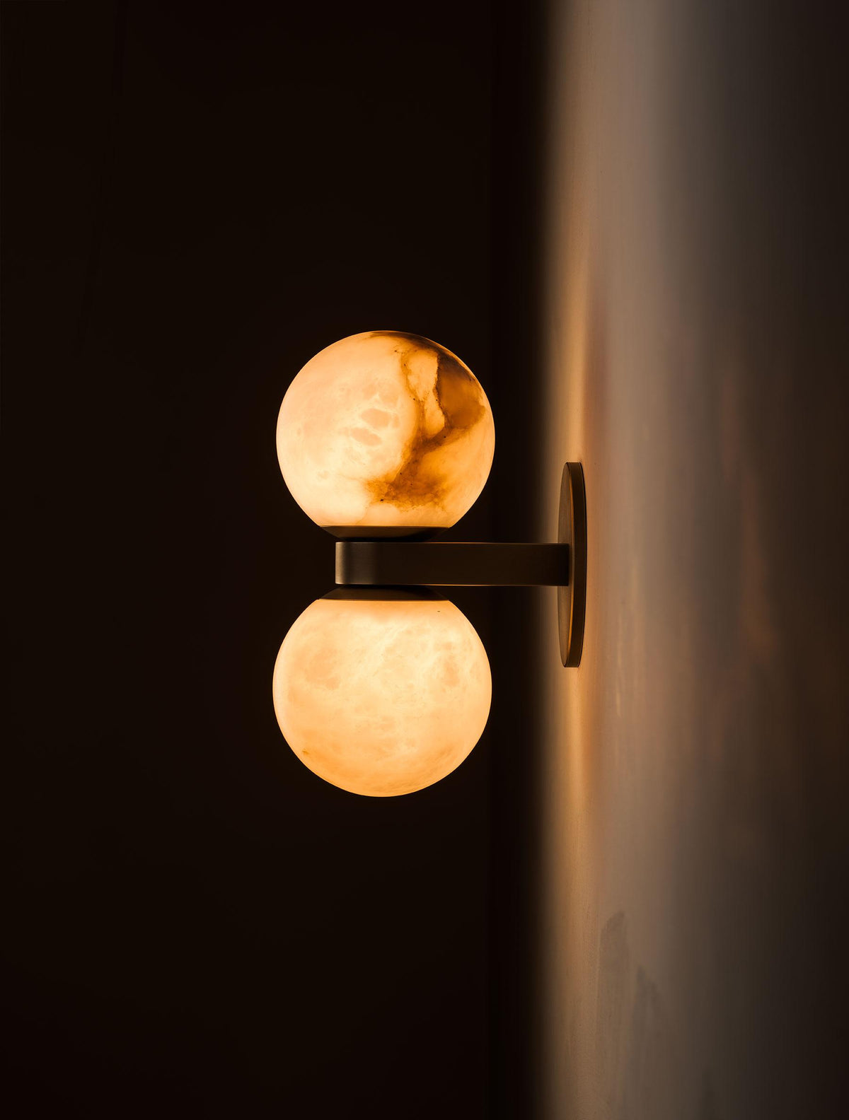 Lush Globe Alabaster Wall Lamp
