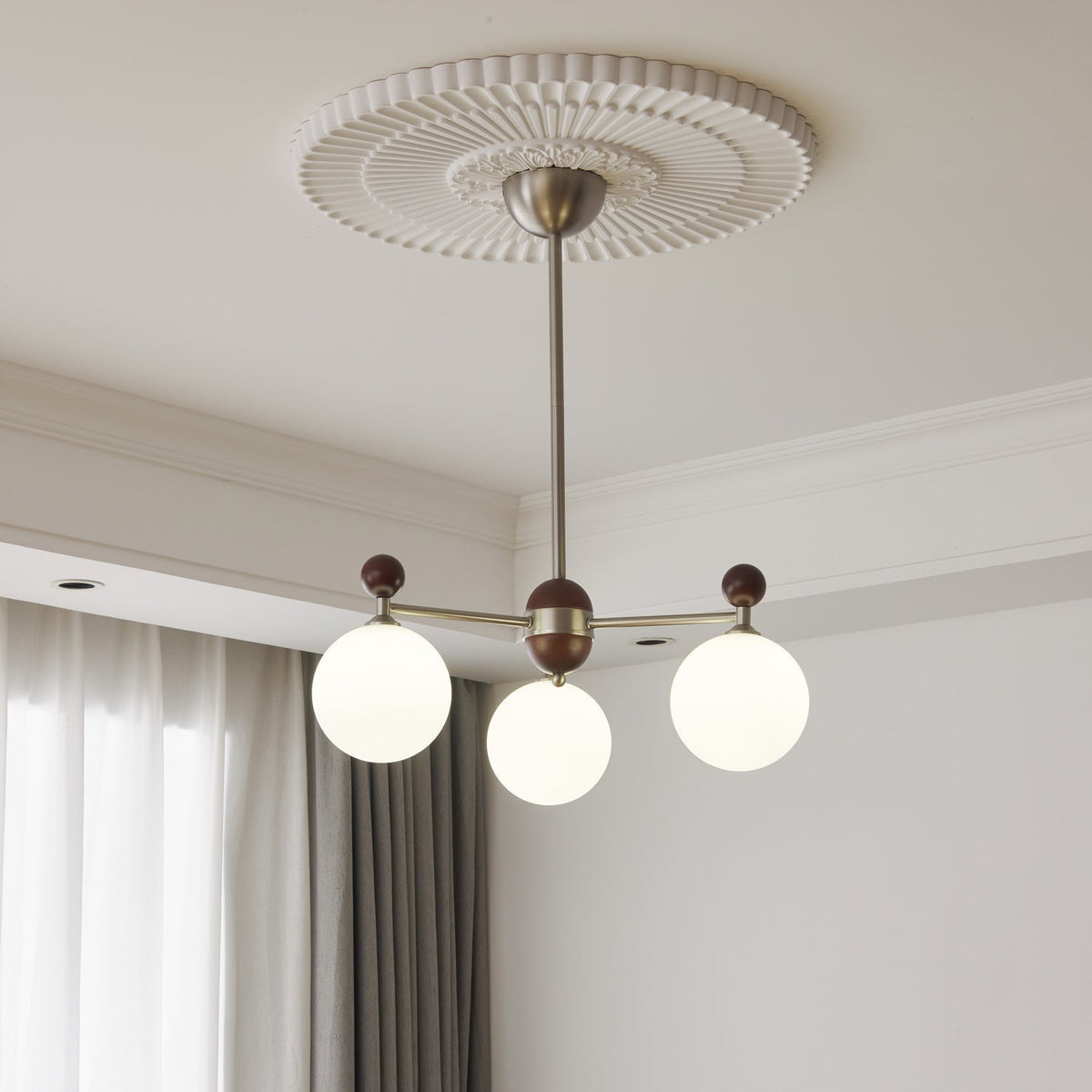 Cimirora Traditional Elegance Wood Glass Chandelier