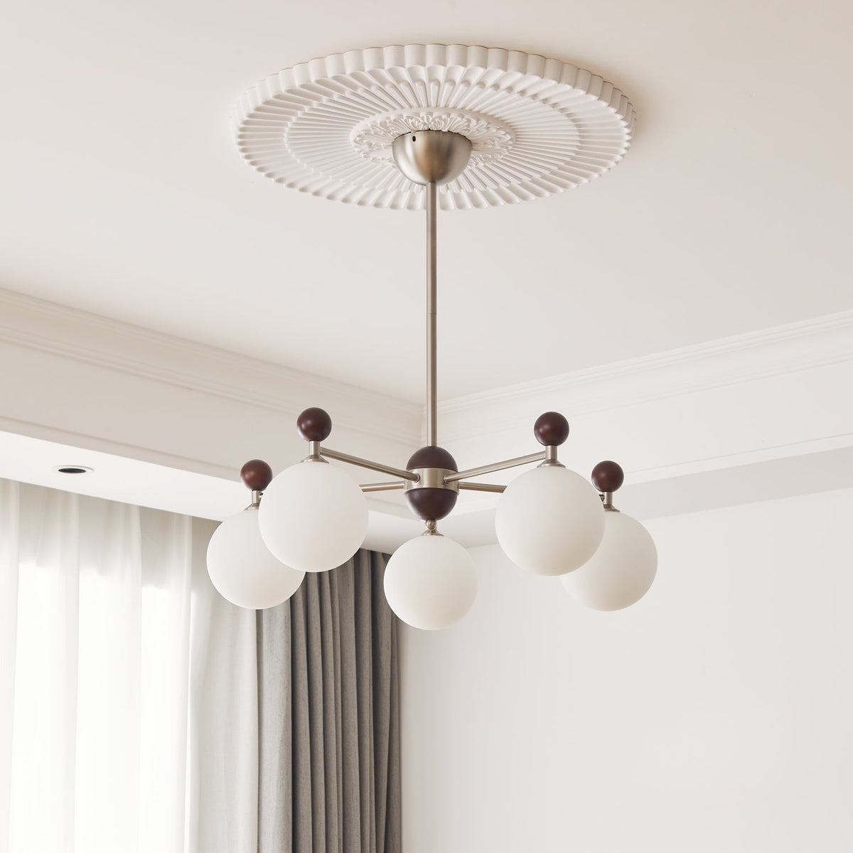 Cimirora Traditional Elegance Wood Glass Chandelier