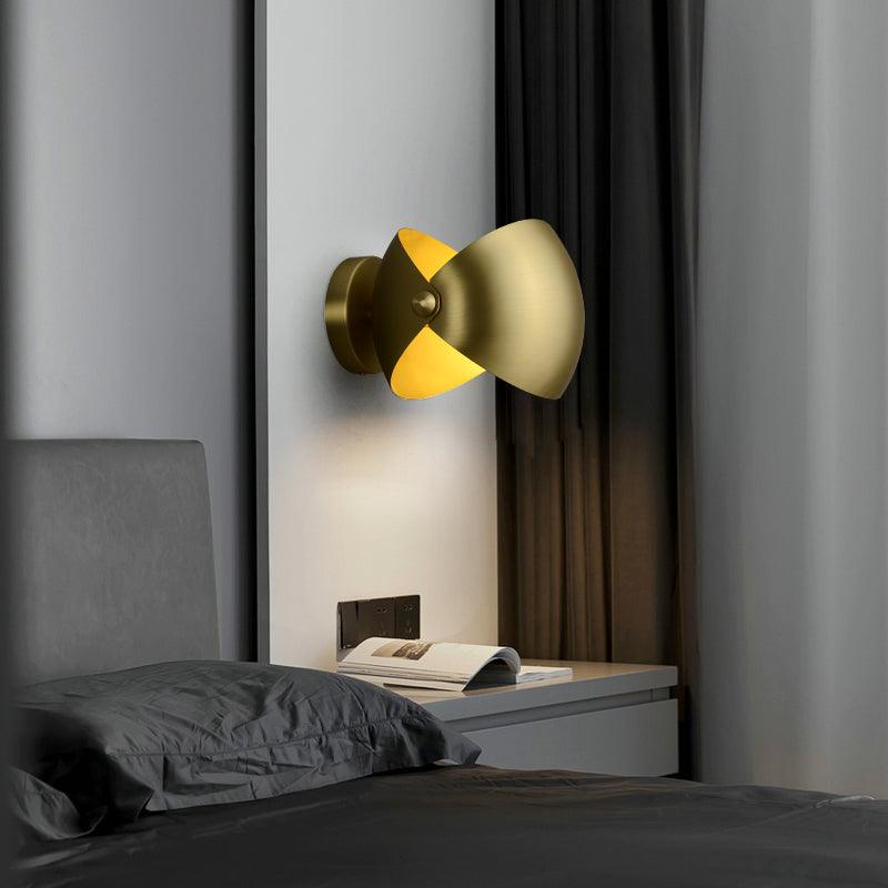 Casirette Elegant Brass Wall Lamp