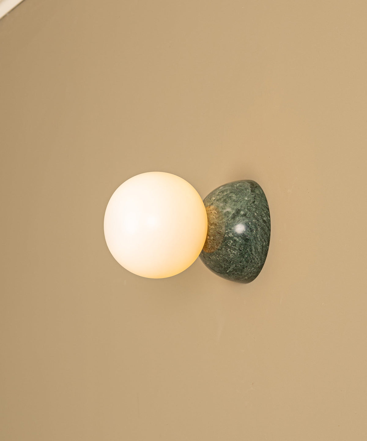 Verdant Wall Lamp