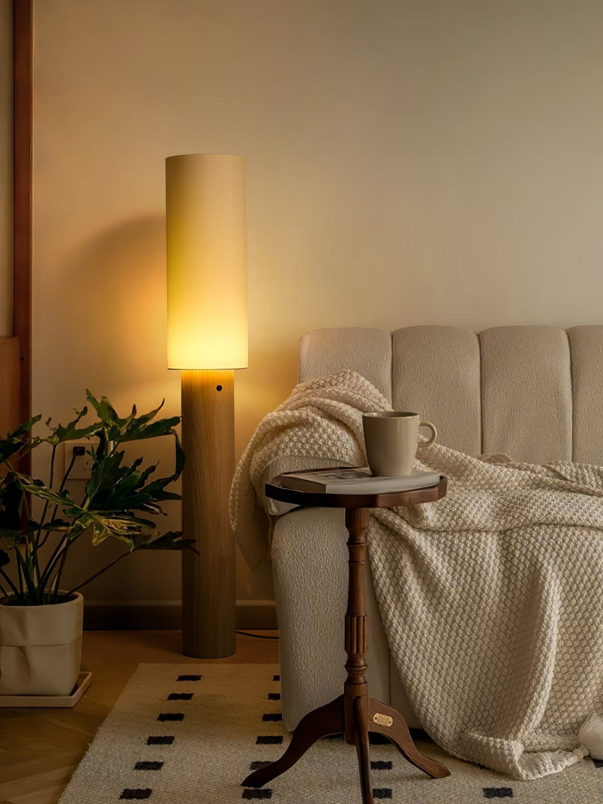 Uvynir Cylindrical Wood Floor Lamp
