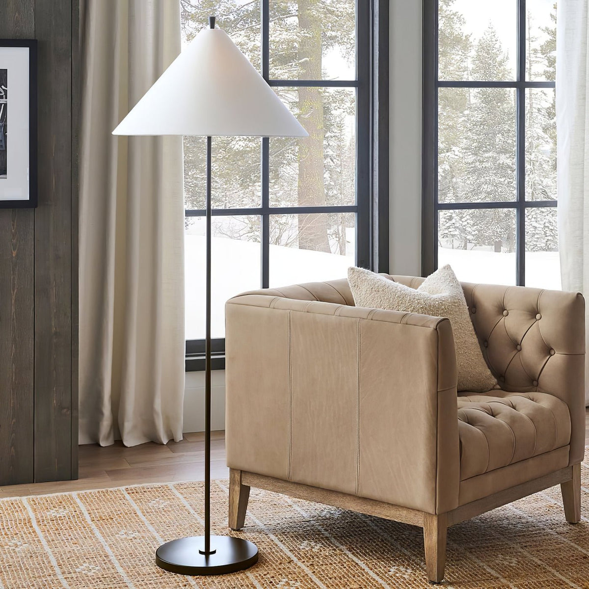 Urath Minimalist Brass Floor Lamp