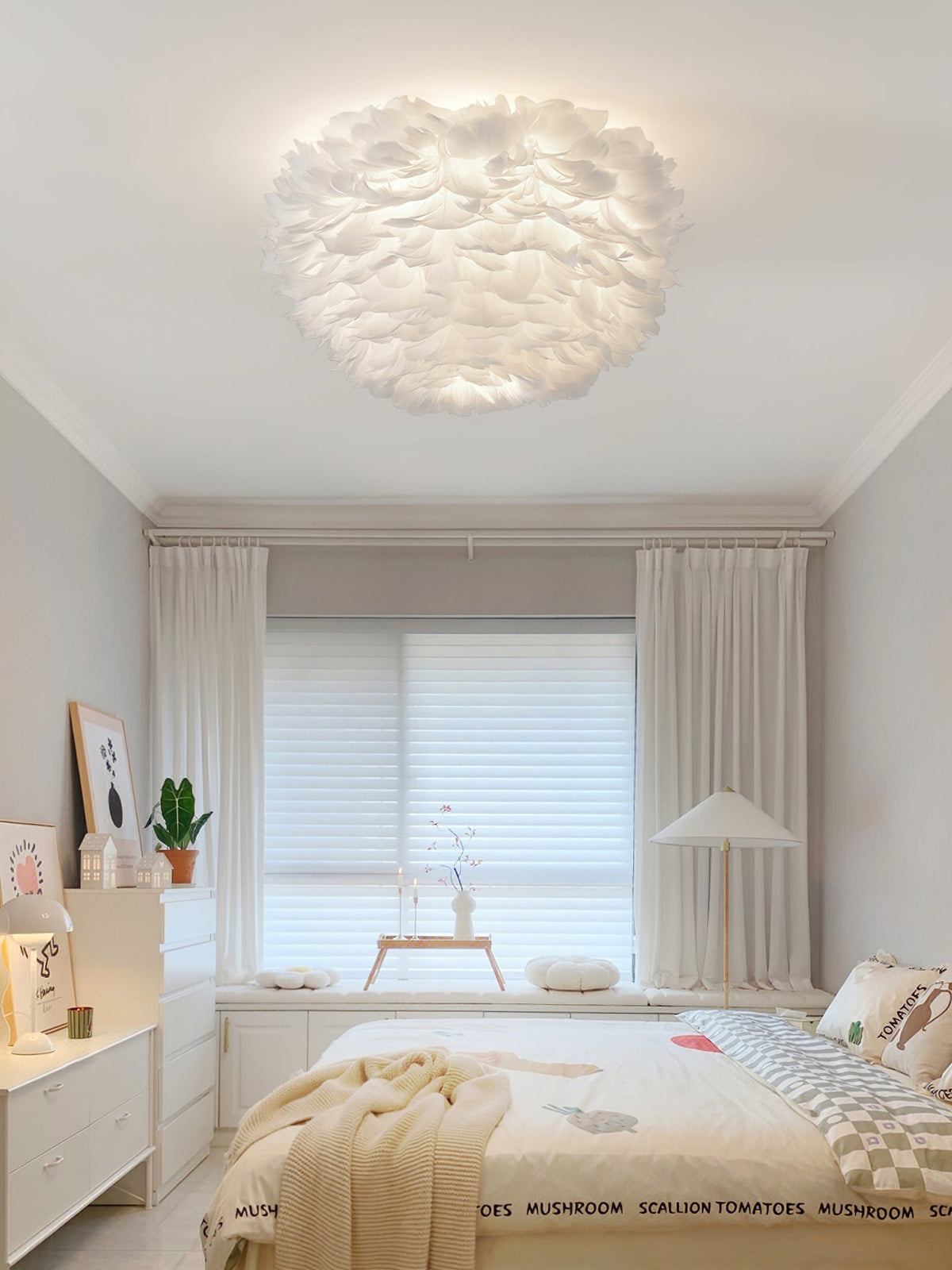 Zalore Premium Nordic Art Feathered Ceiling Lamp