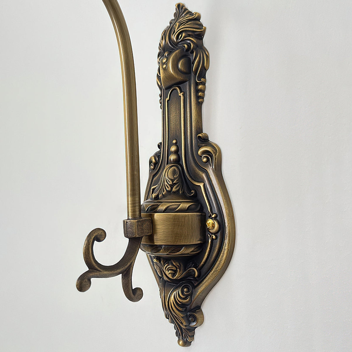 Elaararia Sconce