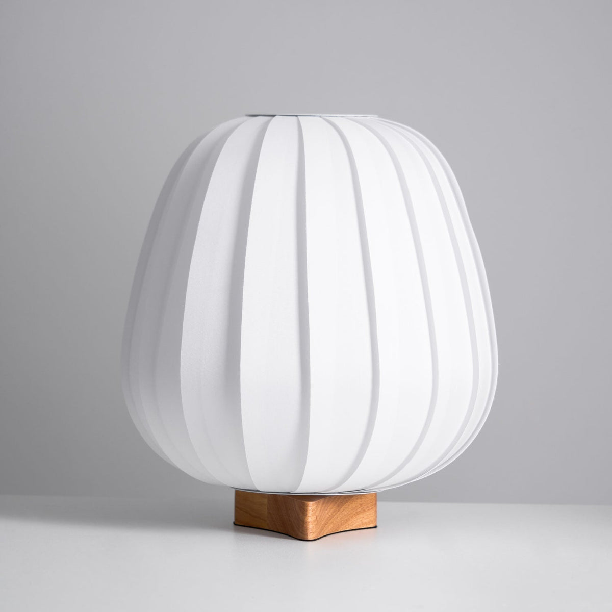 Elenor Fabric Minimalist Table Lamp