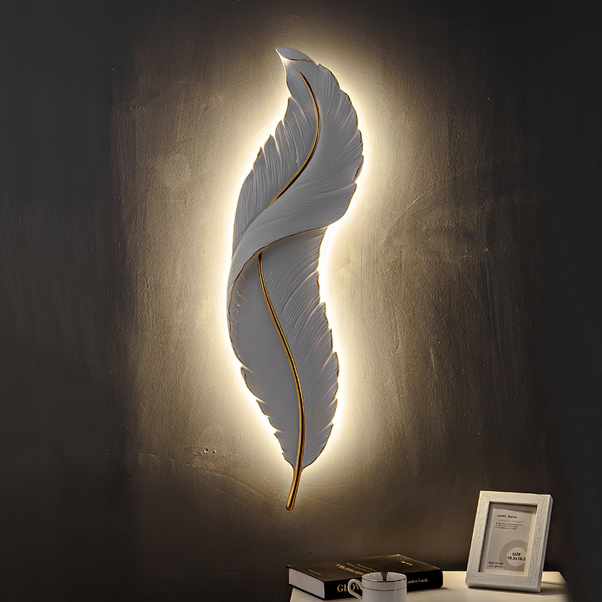 Arvess Individual Creativity Feather Resin Wall Lamp