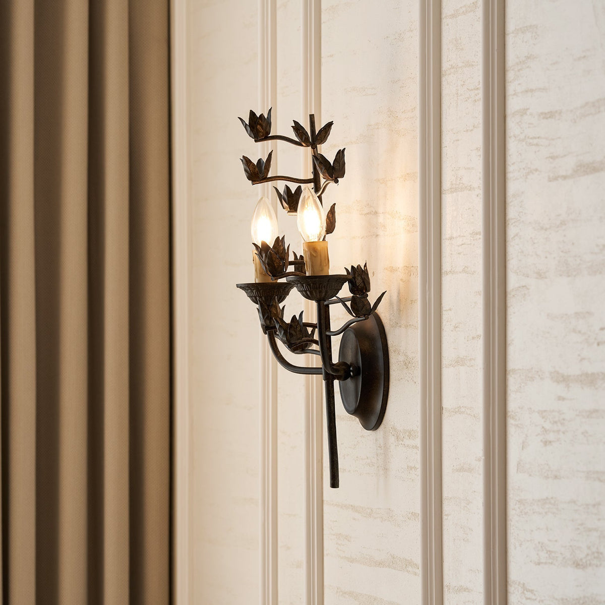 Elaerelia Wall Lamp