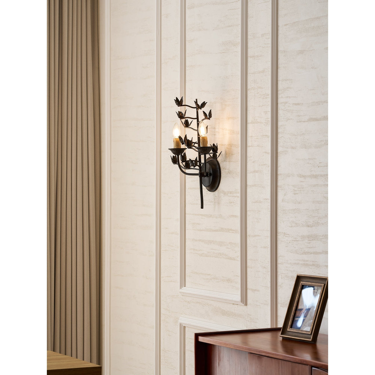 Elaerelia Wall Lamp
