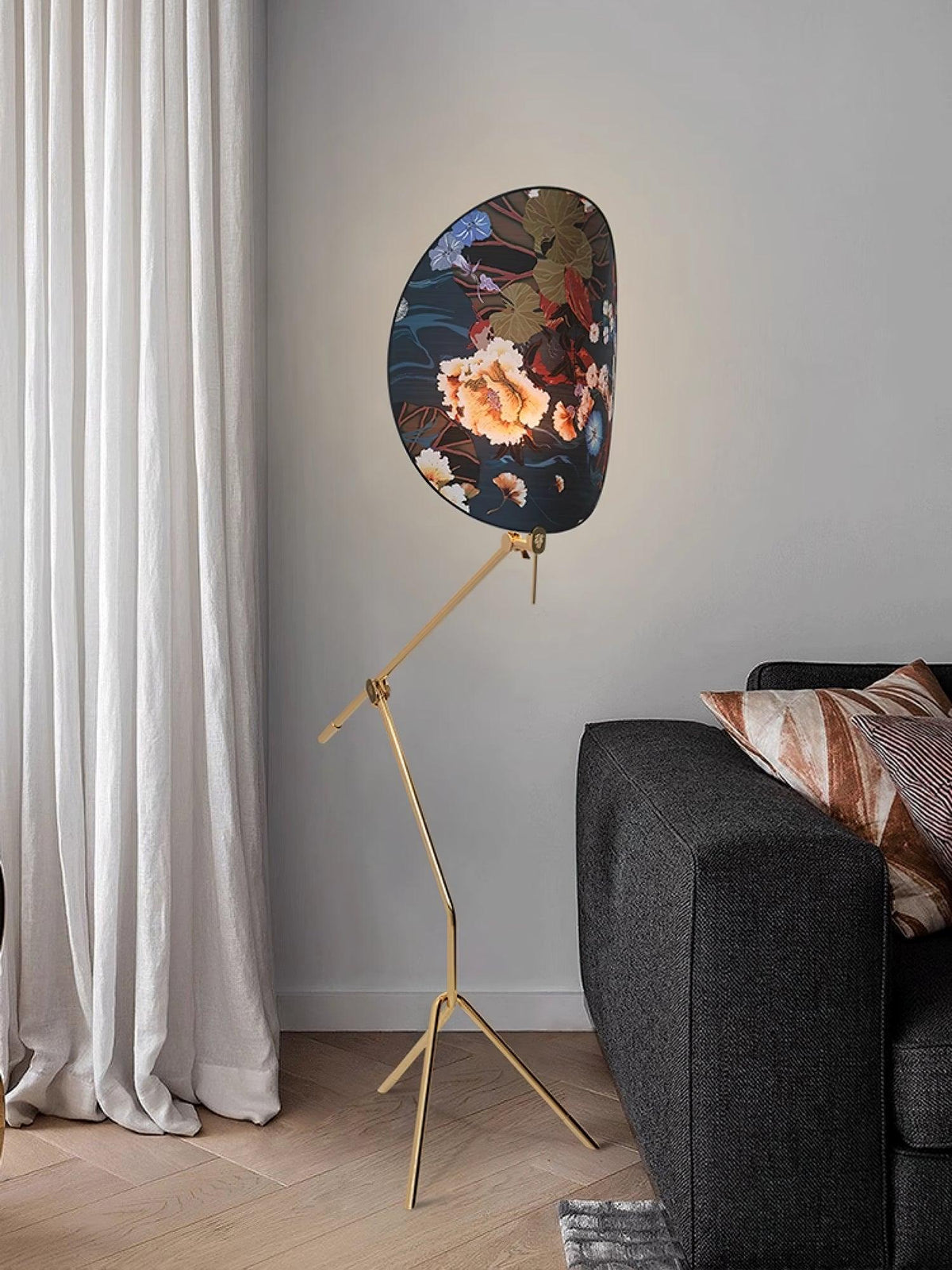 Unexin Brass Floor Lamp