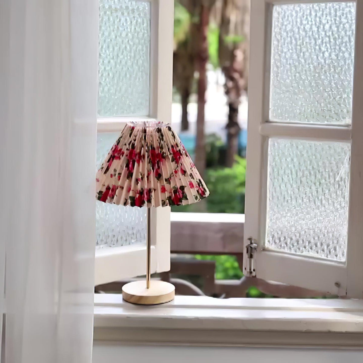 Zevelyra Fabric Table Lamp