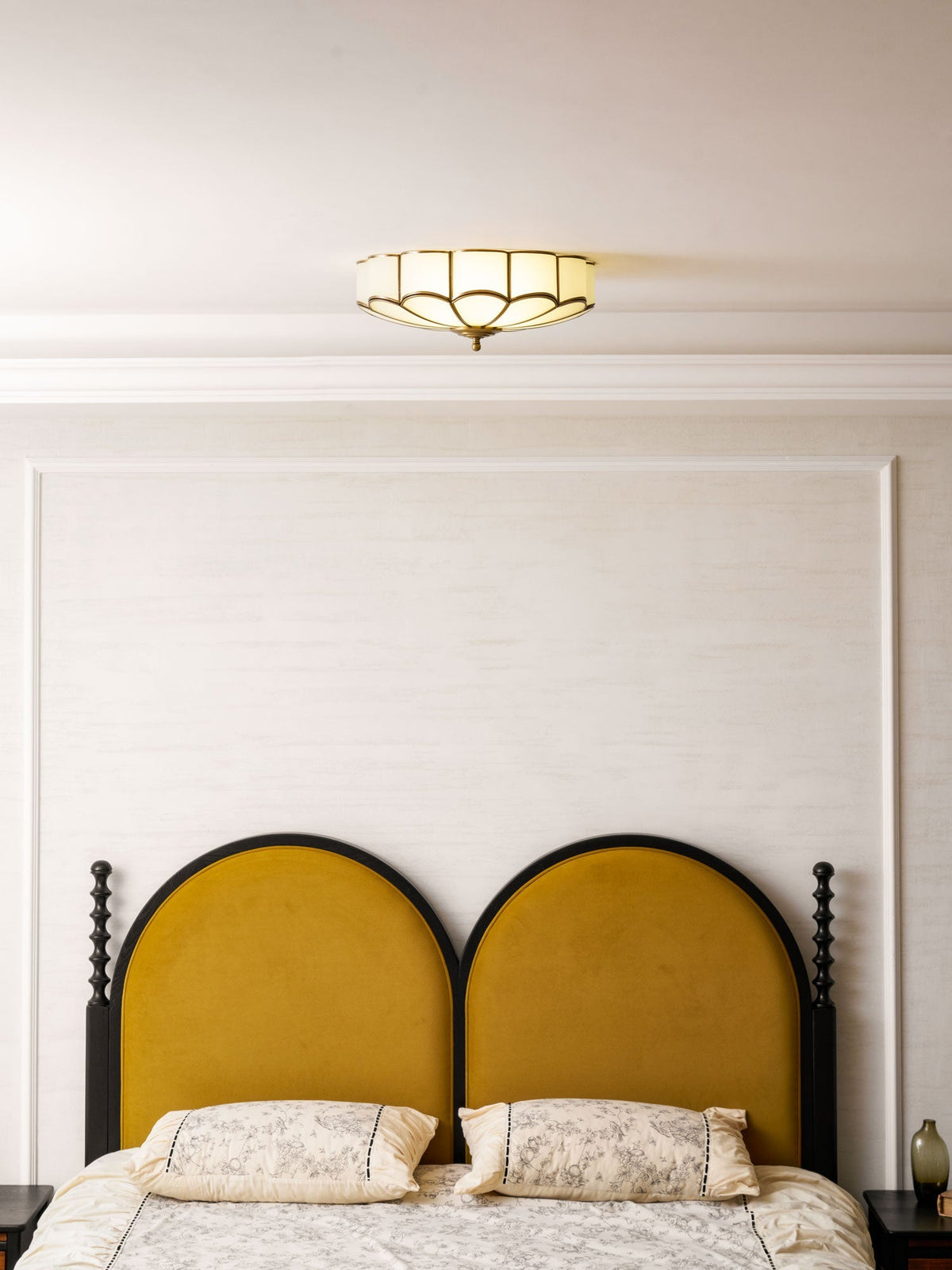 Feina Flower Shape Glass Flush Mount Ceiling Light