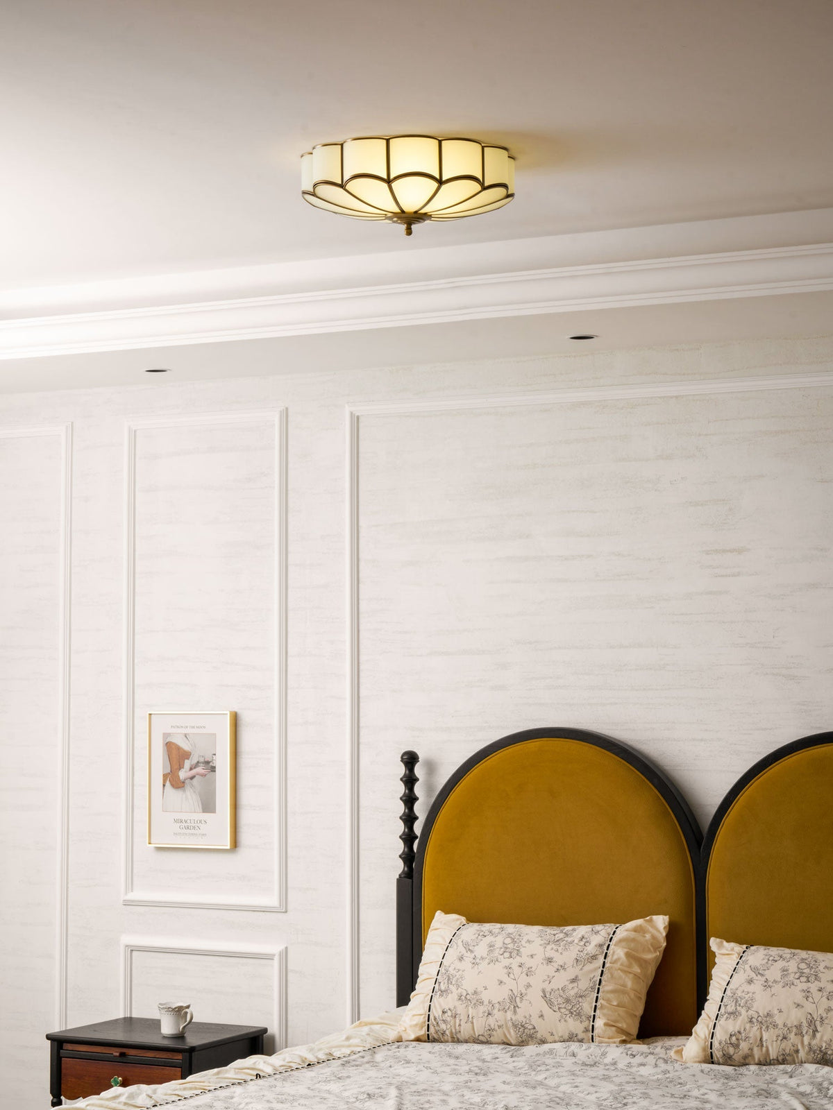 Feina Flower Shape Glass Flush Mount Ceiling Light