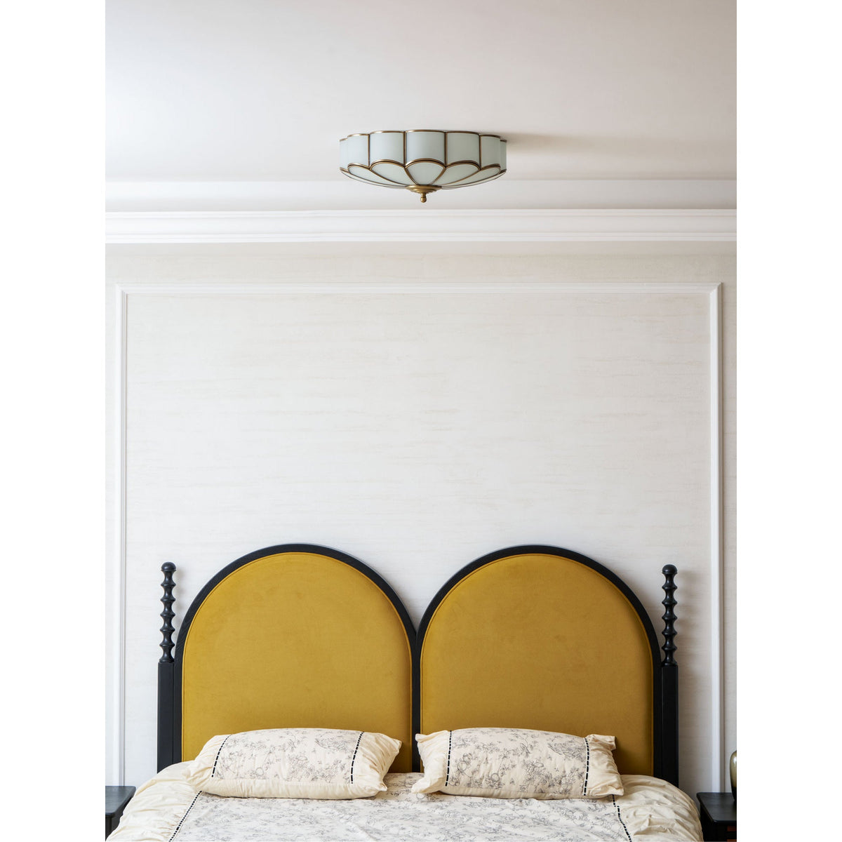 Labin Flower Shape Glass Flush Mount Ceiling Light