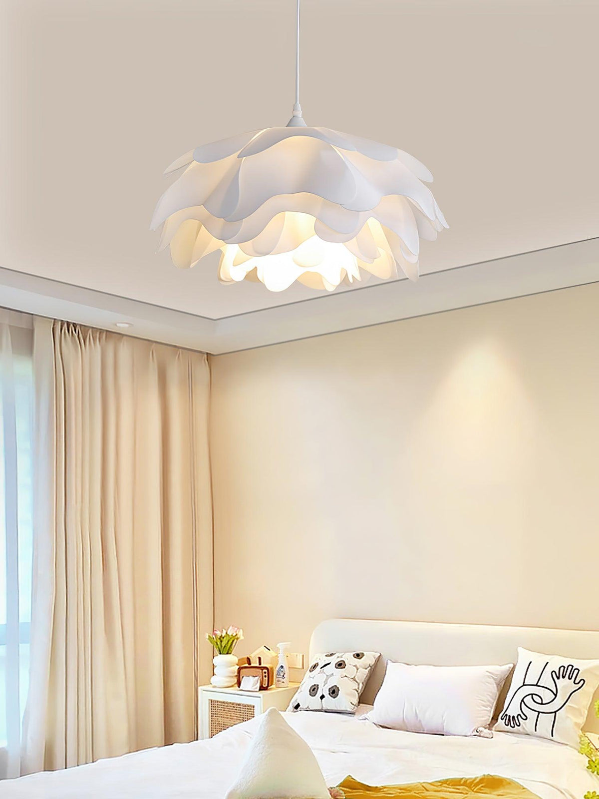 Niv Floral Pendant Lamp