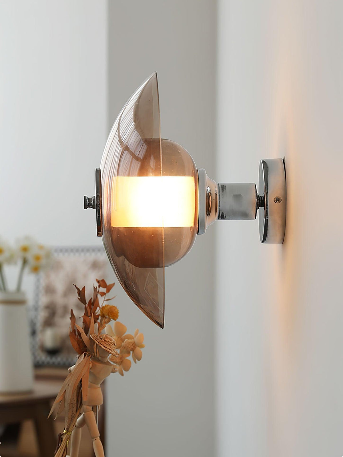 Cocarir Nordic Art Flying Saucer Plug-in Wall Light