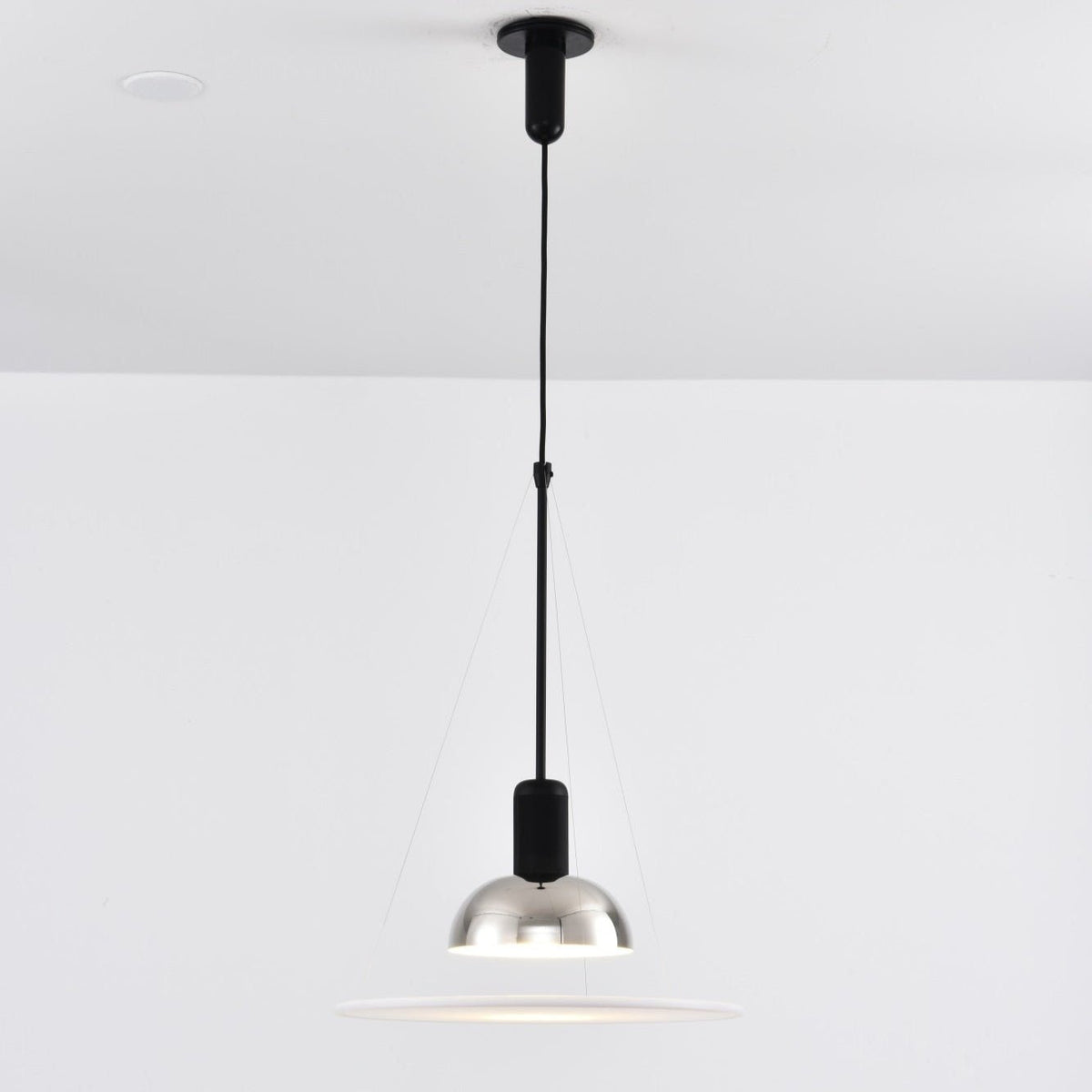 Viraeleria Flying Saucer Pendant Light