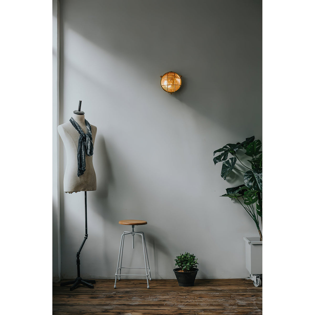 Erthearis Vintage Brass Bunker Sconce Wall Lamp