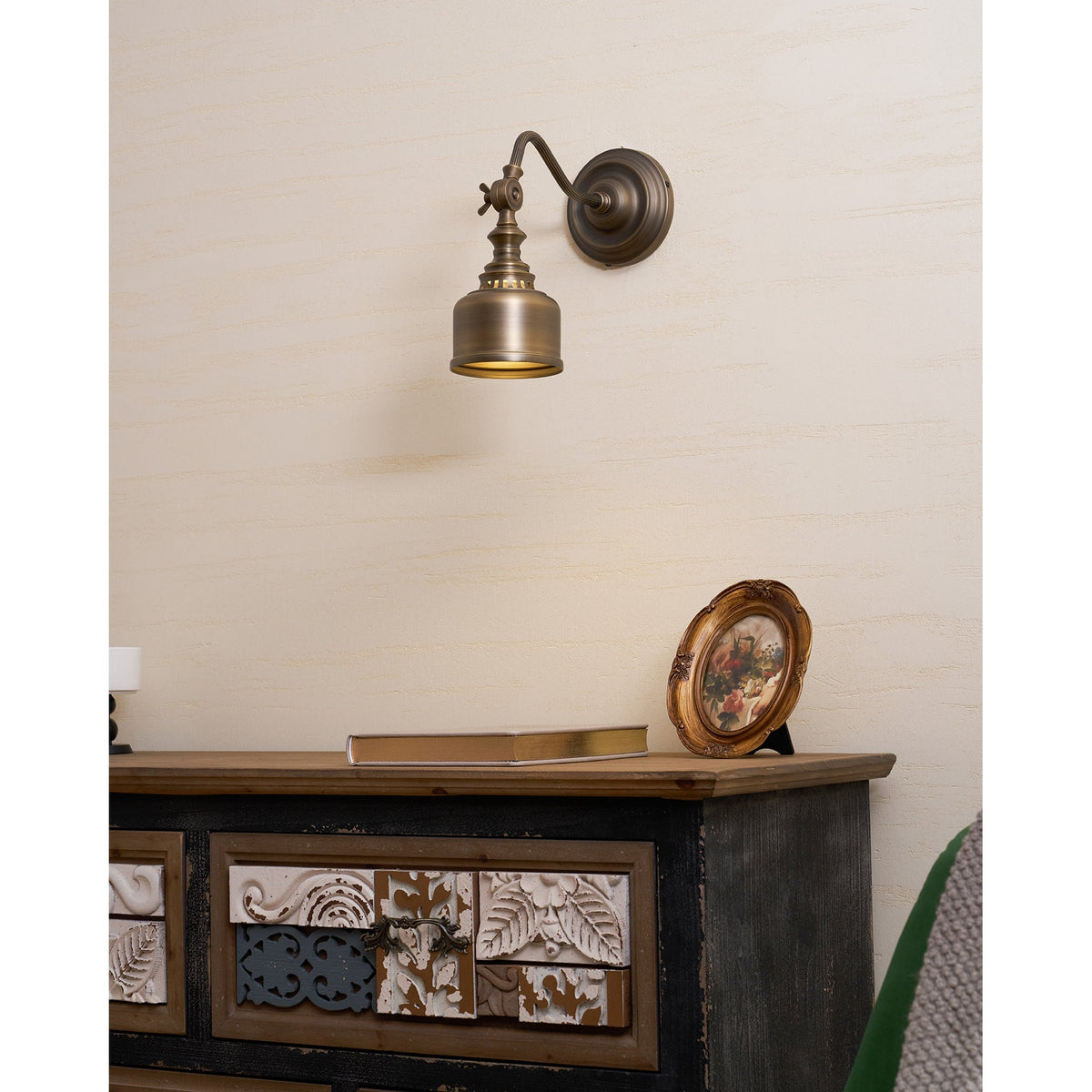Dukia Gooseneck Indoor Wall Light