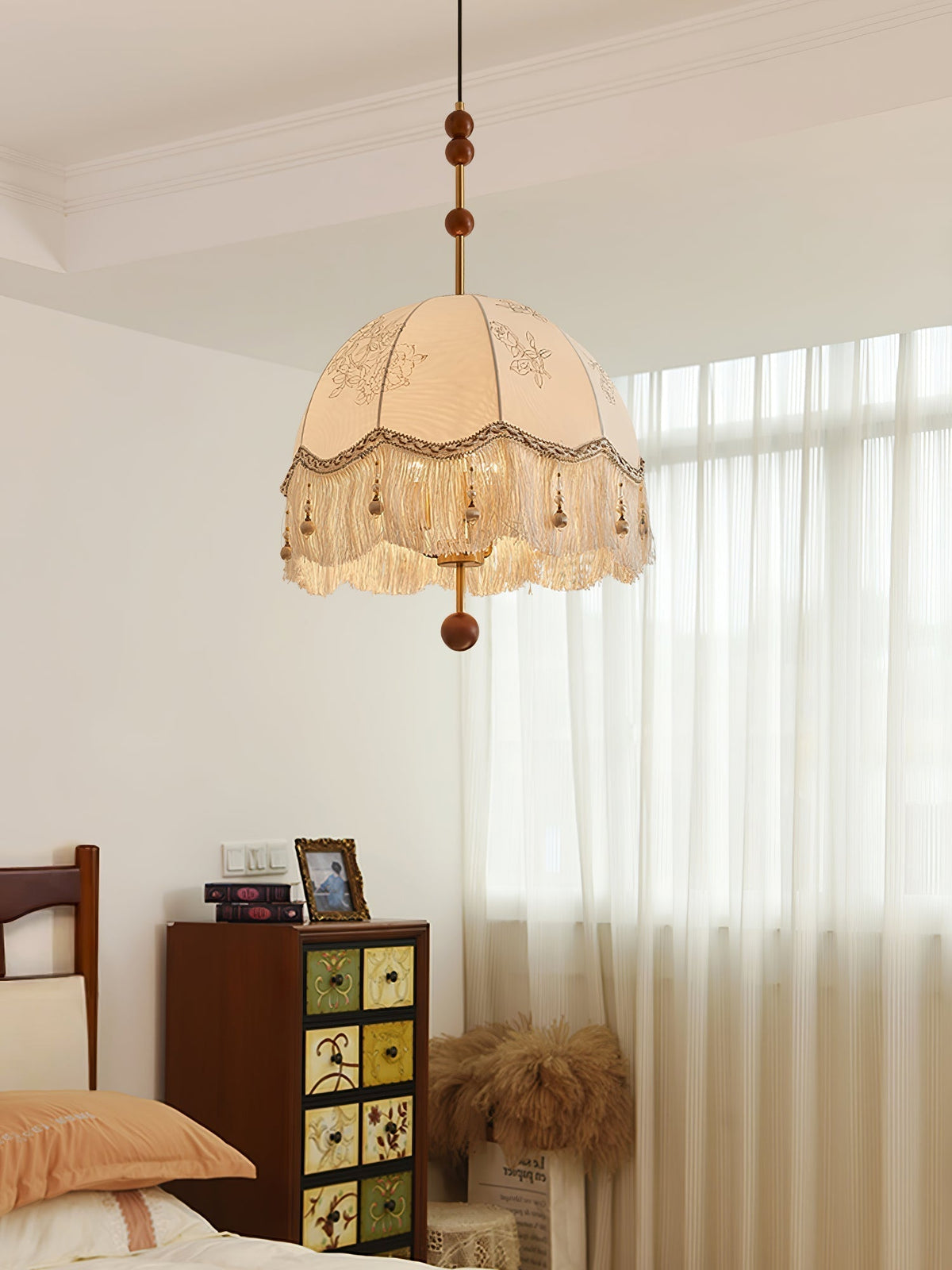Banell Unique Elegance Fringe Pendant Lamp