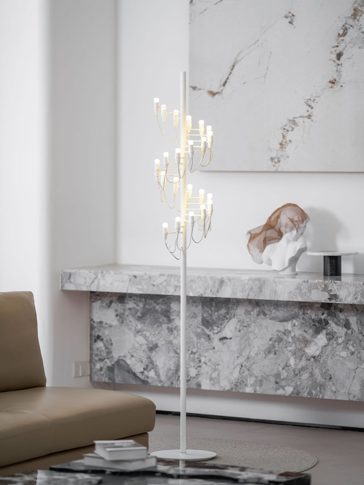 Olliryra Sculptural Steel Floor Lamp