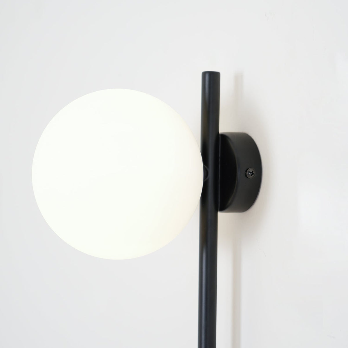 Curaeion Modern Minimalist Plug In Glass Wall Lamp