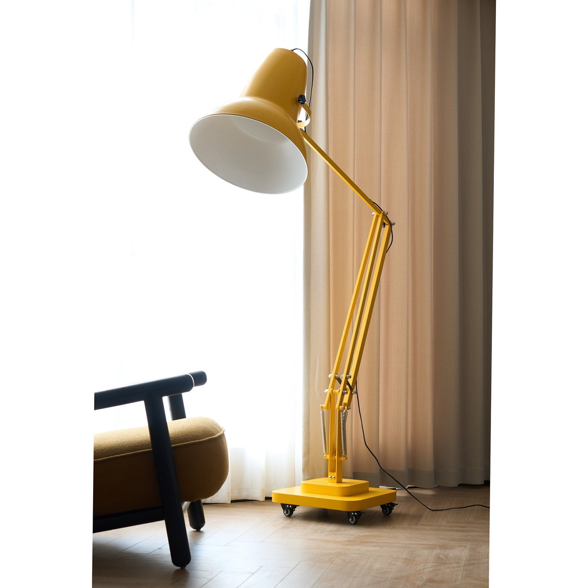 Miriselia Floor Lamp