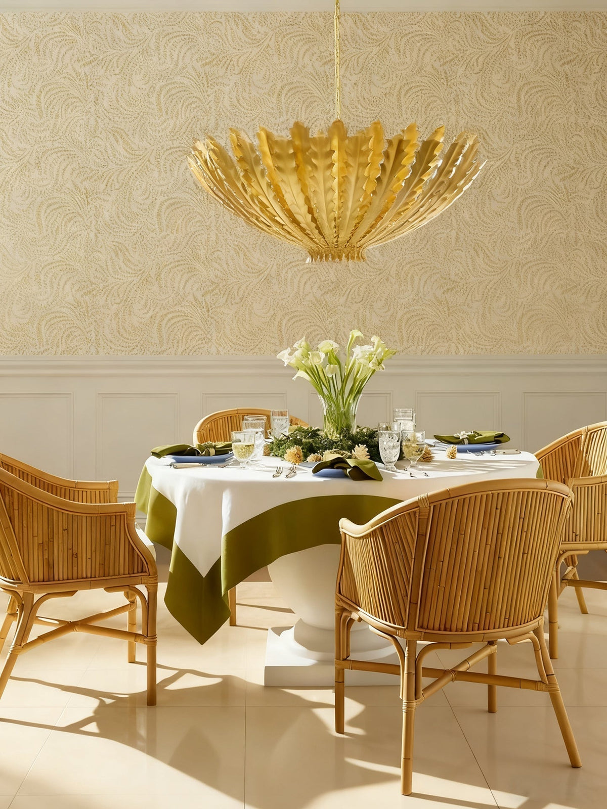 Lumuira Luxurious Gilded Acanthus Chandelier