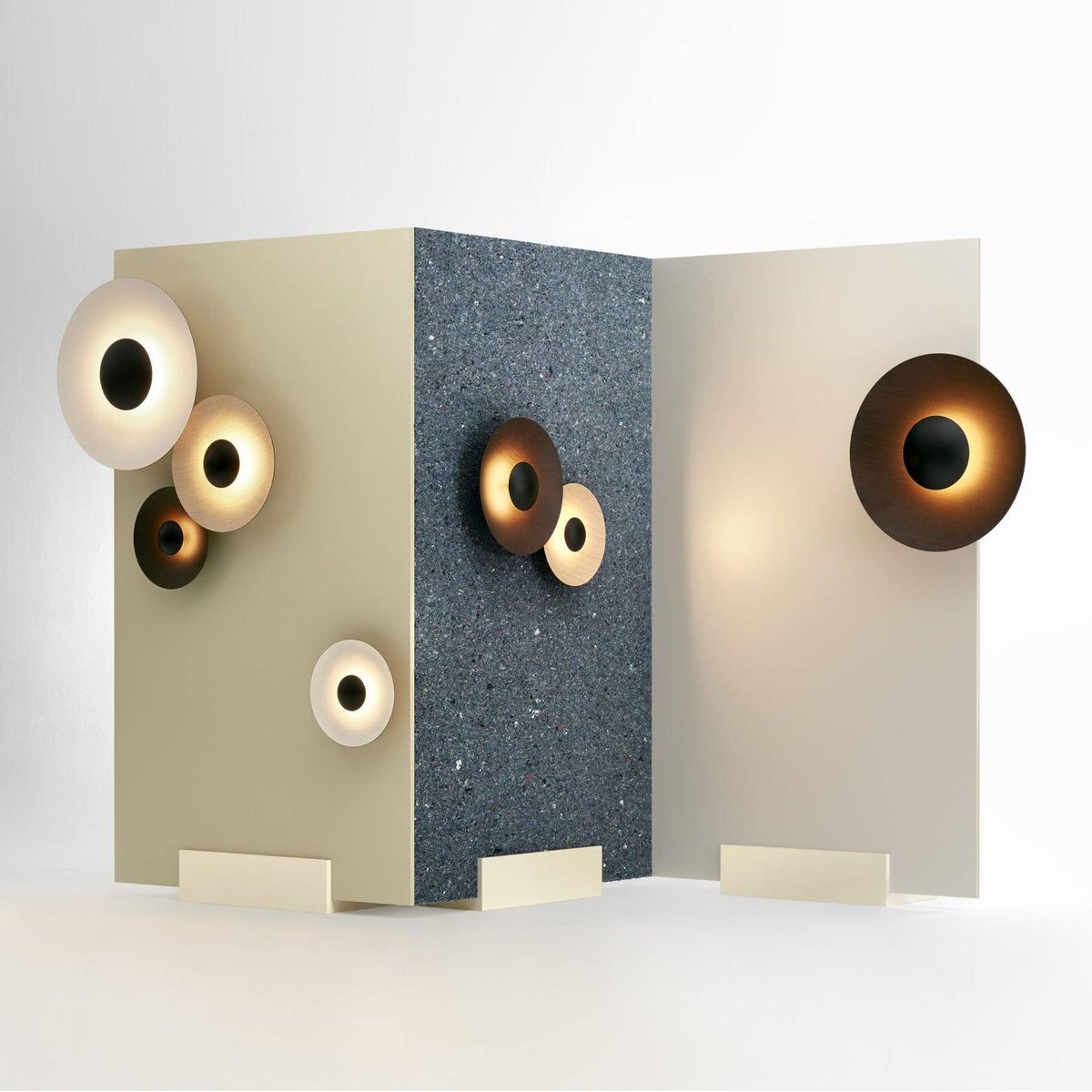 Xevan Elegance Simplicity Glow Wall Light