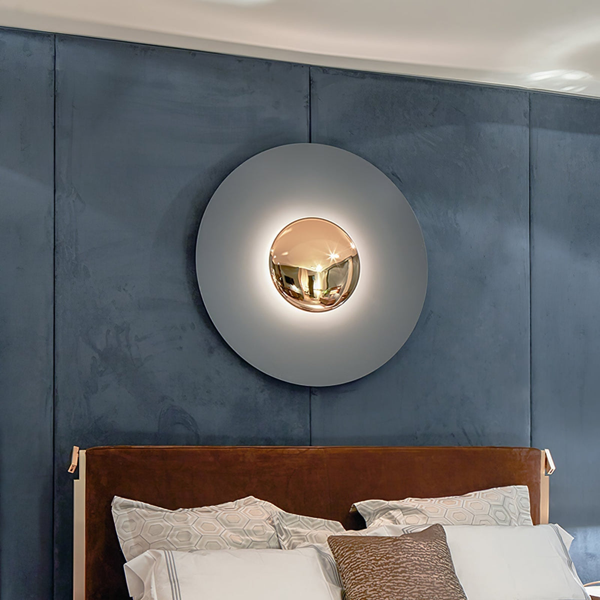 Xevan Elegance Simplicity Glow Wall Light