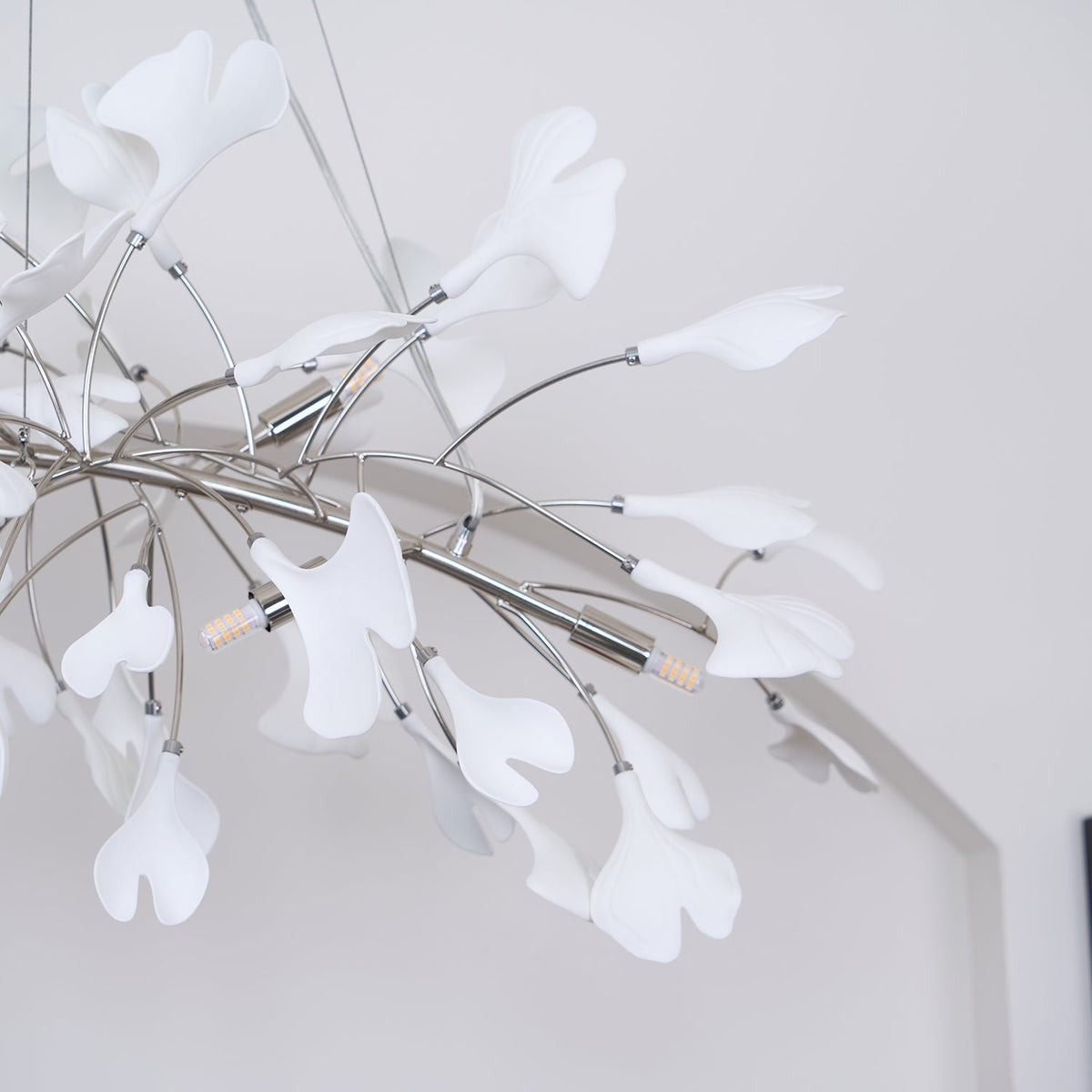 Oriiselle Chandelier Ceramic Gingko Petal Gold